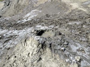 camino del vulcano di fango (Qobustan, Azerbaijan)